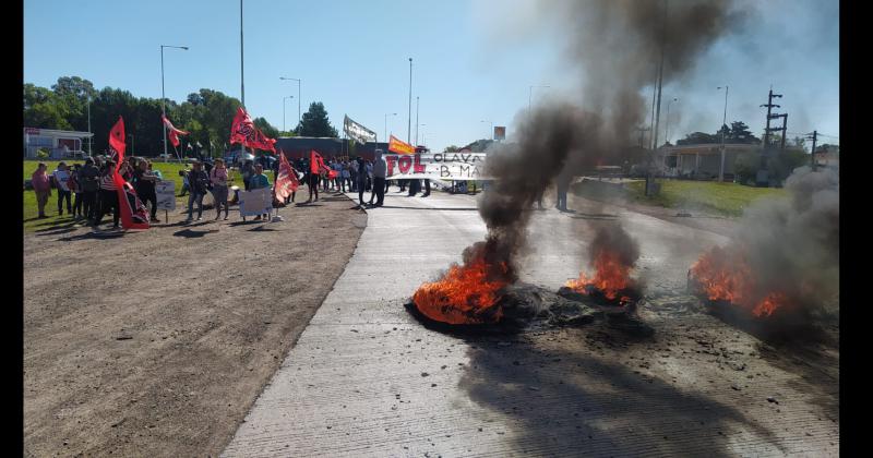 El Gobierno viene ajustando no hay aperturas de planes ni produccioacuten para generar trabajo