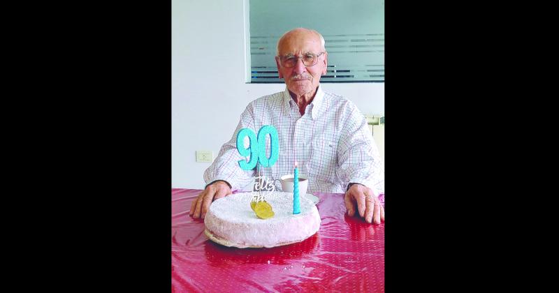 Eduardo José Heinrich vecino de Hinojo cumplió cumplió 90 años el 25 de marzo