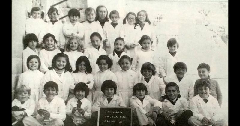 Los alumnos de 2º grado A turno Tarde de la Escuela Nº 32 Ministro Wilde del barrio Lujn en 1978-