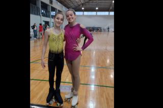 Selene Pereyra y Lola Fernndez compiten en un Regional de patín