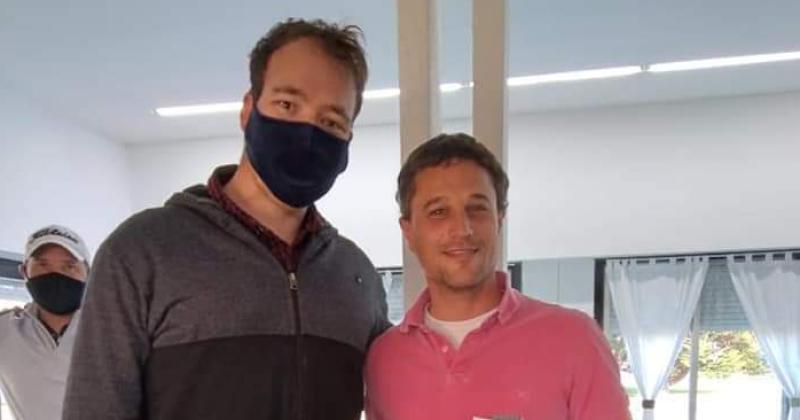 Trapani y Gonzlez (ganador hasta 13) en la premiación