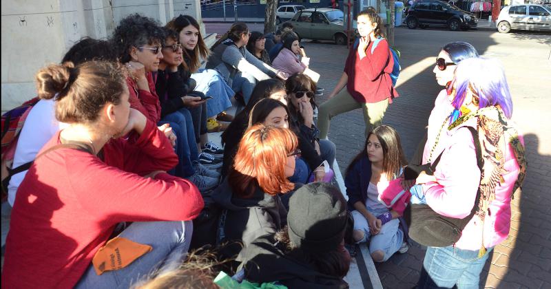 El sbado 16 de abril se llevó a cabo una marcha en el Paseo Jesús Mendía para visibilizar la situación y exigir medidas