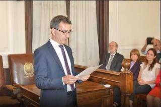 Félix Adrin Ferrn asume como subrogante