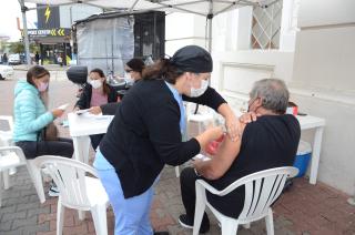 La campaña de vacunación seguir� en varios puntos de la ciudad