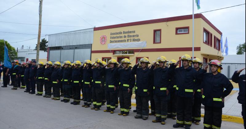 Bomberos Voluntarios- maacutes de 70 antildeos al servicio de la comunidad olavarriense