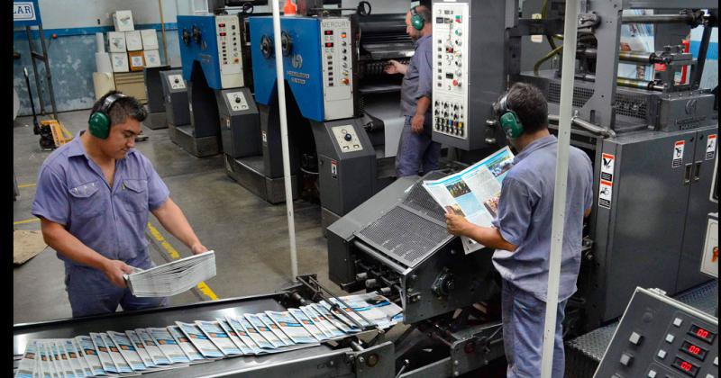 Impresores de El Popular en su tarea grfica de cada día