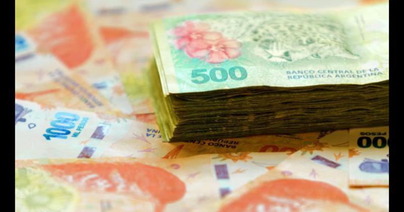 Si hoy una persona hace un plazo fijo por 30 días de  100000 al finalizar el plazo recibir  104000