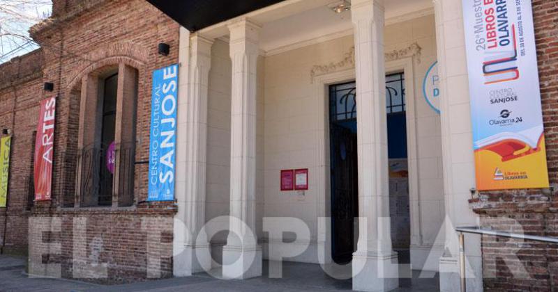 El taller est enmarcado en la muestra colectiva Embajada Collage Olavarría expuesta en el Centro Cultural Municipal San José