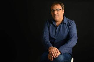Gabriel Rolón llegar el viernes a Olavarría con su nueva obra Palabra Plena