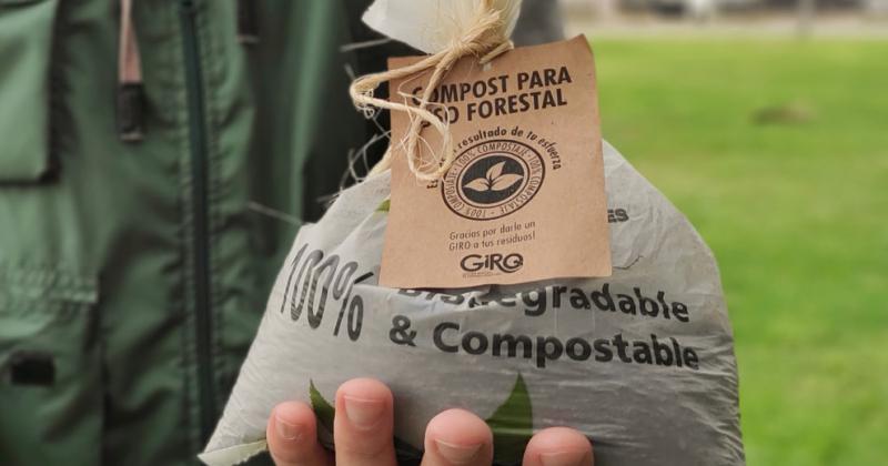 Continuacutea la entrega de compost en el barrio San Vicente de GIRO