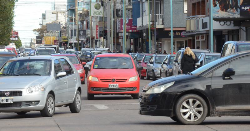 La ciudad crece el parque automotor también y el trnsito se vuelve cada vez ms complejo