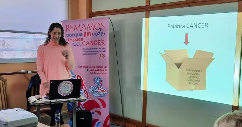 El sbado pasado ofreció una charla a integrantes de Ola Rosa