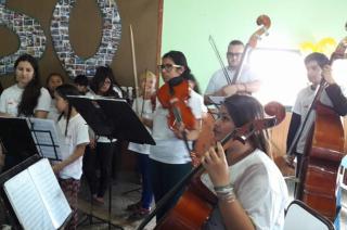 Convocatoria a nintildeos y joacutevenes para integrar la Orquesta Escuela Municipal