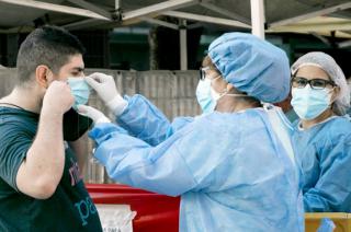 Coronavirus en la Argentina- los contagios se redujeron un 50-en-porciento- en el uacuteltimo mes