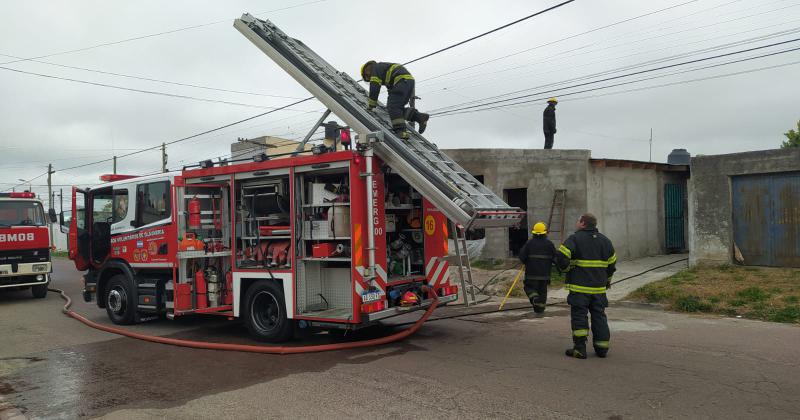 Un incendio en una vivienda provocoacute importantes peacuterdidas