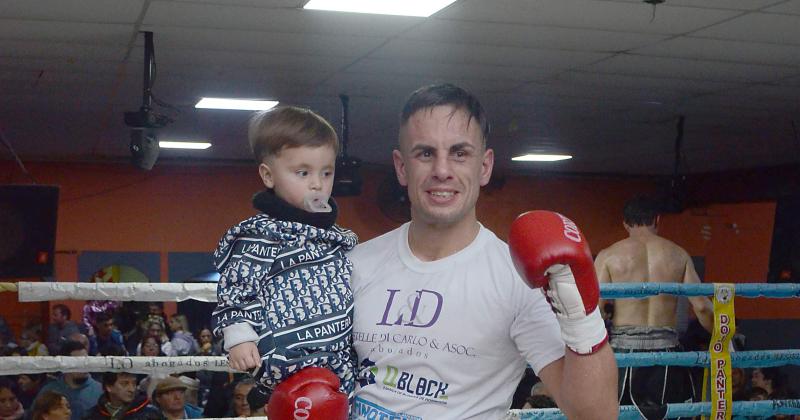 Gonzalo Andreasen celebró con su hijo