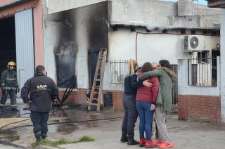 Llamado a la solidaridad para una familia que perdioacute todo en un incendio