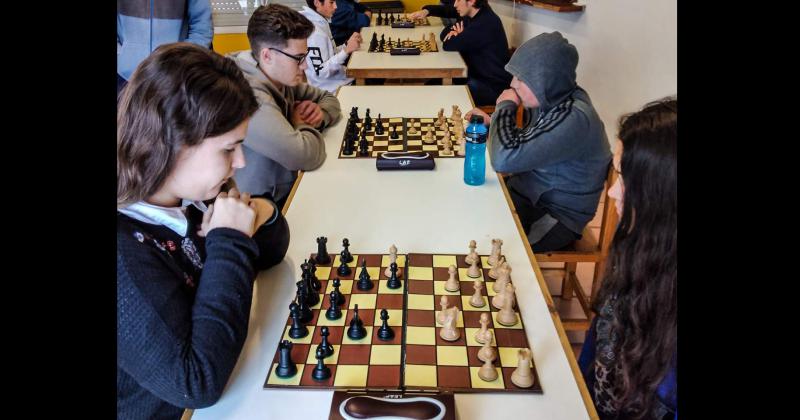La competencia de Ajedrez desarrollada en Laprida donde Yanel Martel (Sub 14) e Ivn Isla (Sub 16) se clasificaron a la final Provincial