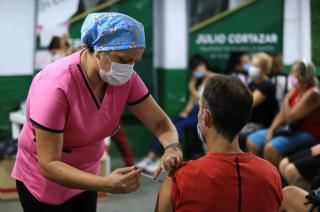 Indemnizaraacuten a las personas que hayan sufrido alguacuten evento adverso de la vacuna contra el Covid