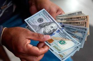Quien reciba subsidios a la energiacutea no podraacute acceder al doacutelar ahorro