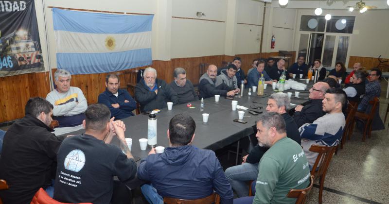 Los gremios locales fueron convocados para el miércoles- llegar el coordinador de la CGT nacional