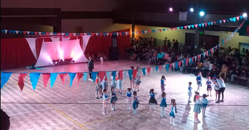 Alrededor de 600 personas participaron de la Noche de Gala del CEF 44