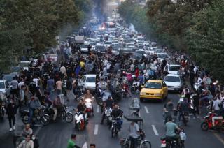 Las manifestaciones son cada vez ms multitudinarias y en varias ciudades comienzan a ser reprimidas con balas de plomo