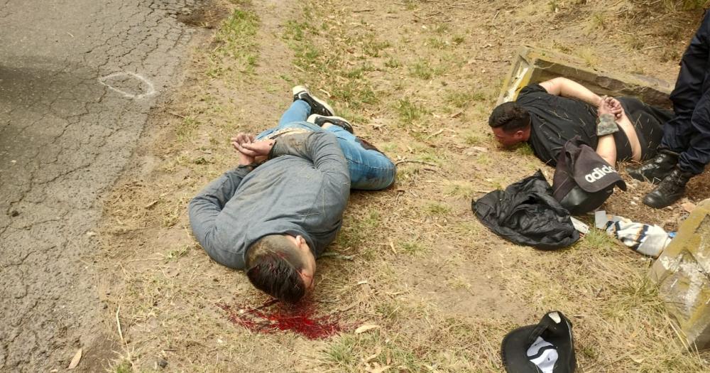 Persecucioacuten y tiroteo en La Plata- los delincuentes teniacutean un fusil M16