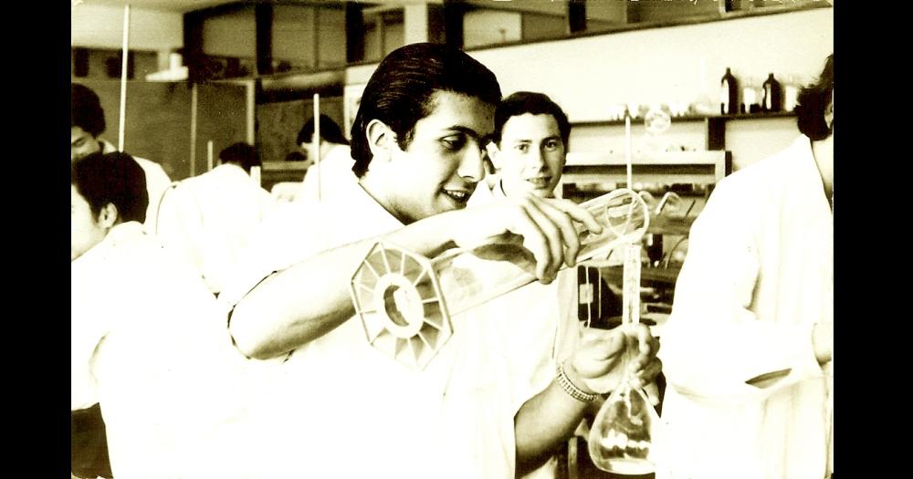 Hace 50 años Una imagen de 1972 de las actividades en el Instituto Universitario de Olavarría adscripto a la Universidad Nacional del Sud en ctedra Introducción a la Química