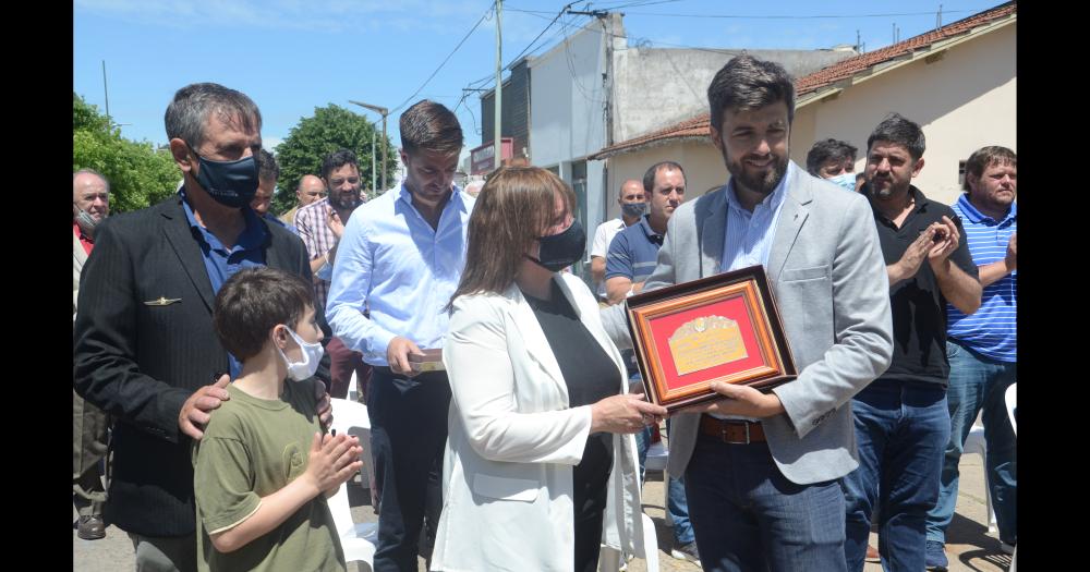 Otro homenaje reciente- una calle lleva el nombre del Capitn de Corbeta