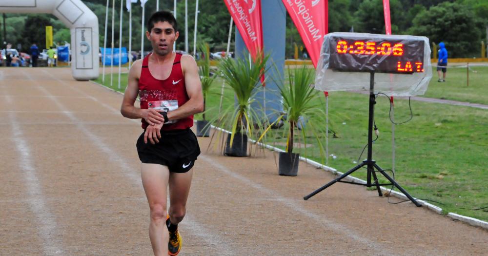 Gustavo Fernndez tercero en caballeros