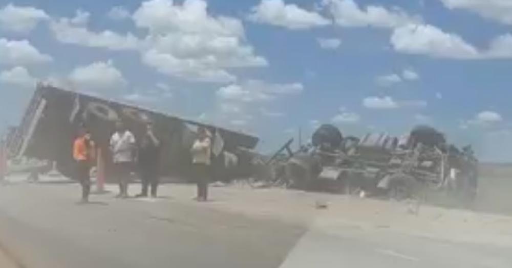 Un camionero olavarriense sufrioacute heridas tras un fuerte choque en la ruta 29