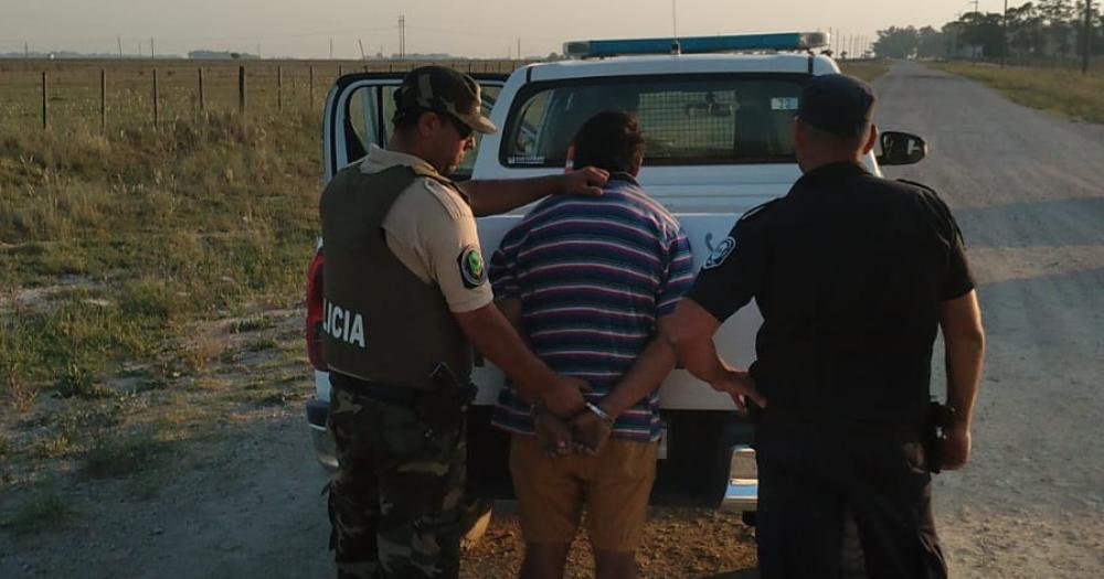 Dictaron la detencioacuten del joven que roboacute un auto y volcoacute en Loma Negra