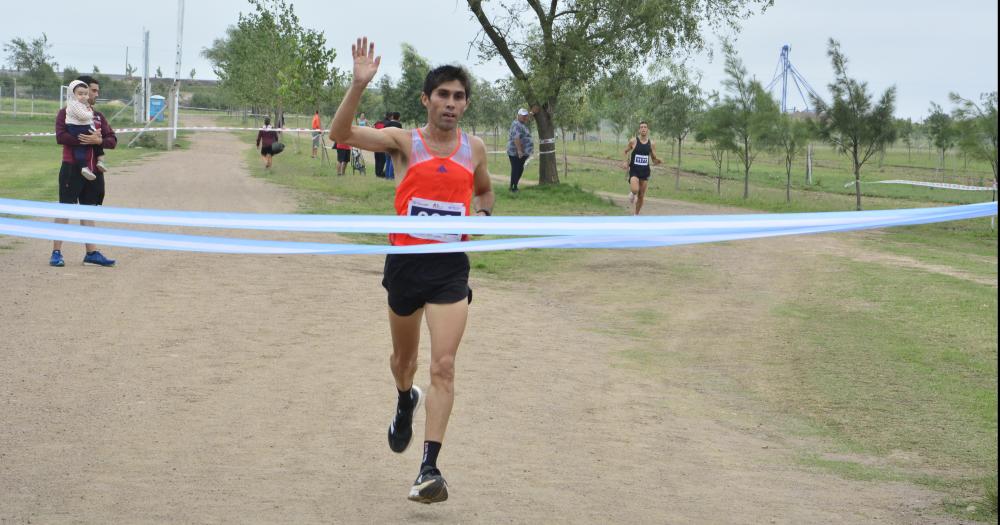 Gustavo Fernndez el mejor atleta de Olavarría en la 4ª edición