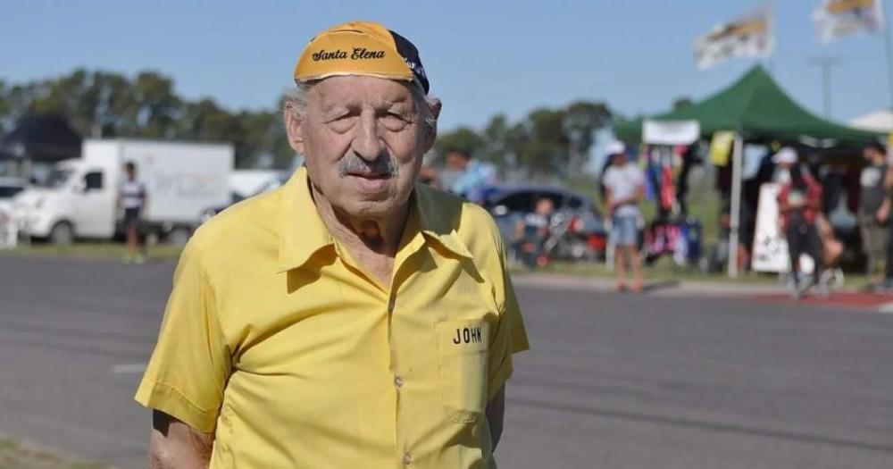El Club Ciclista Azuleño homenajear al olavarriense Héctor Toti Barbosa