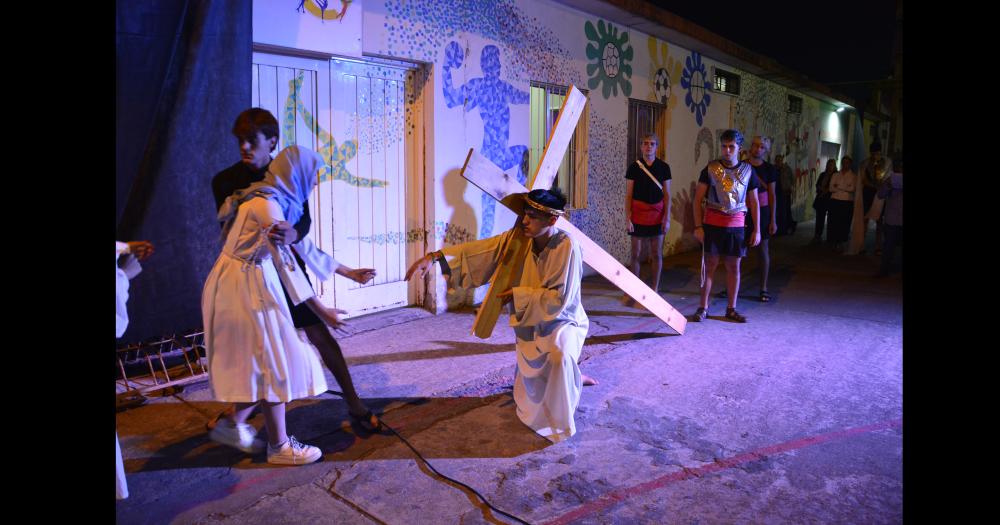 La Pasioacuten de Cristo representada por estudiantes de San Antonio