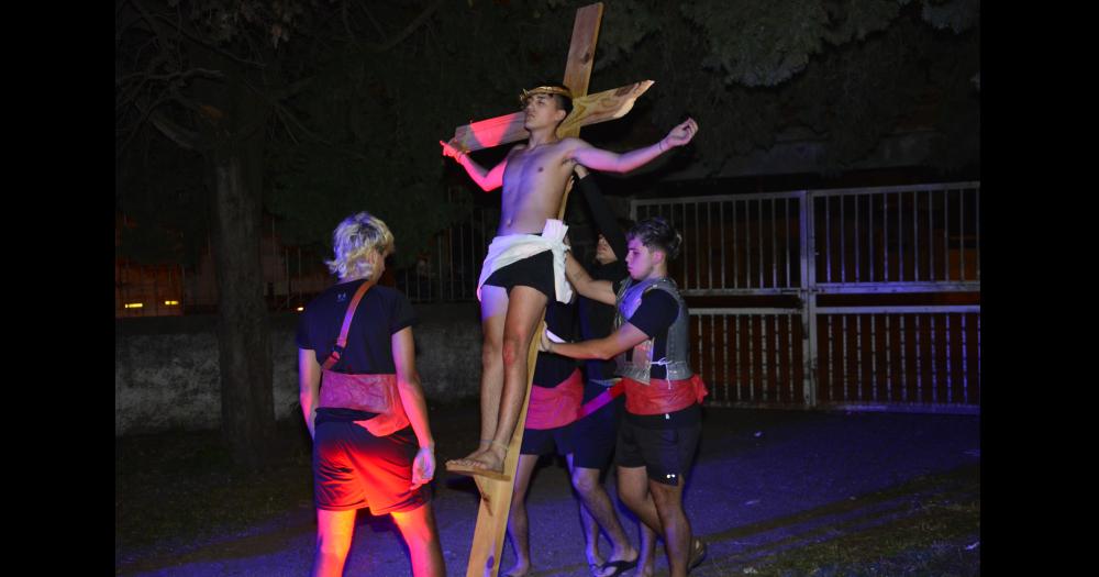 La Pasioacuten de Cristo representada por estudiantes de San Antonio