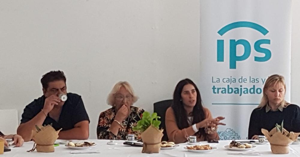 Encuentro entre autoridades del IPS y jubilados y pensionados municipales