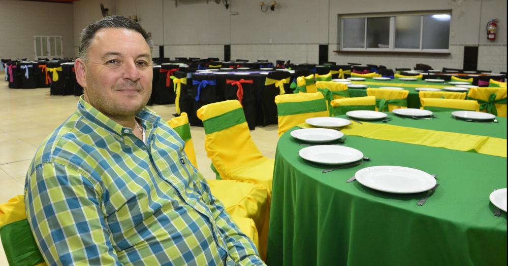 En la noche del sbado se realiza la cena 72º aniversario