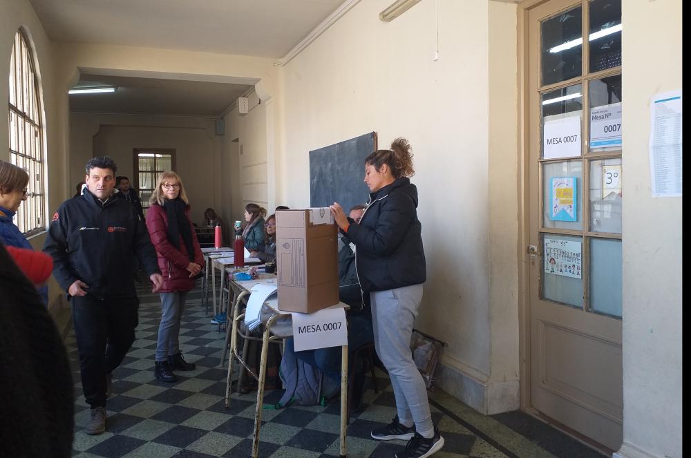 En Olavarría estaban habilitados para votar 99803 electores y se presentaron a hacerlo 68391 un 6999 por ciento