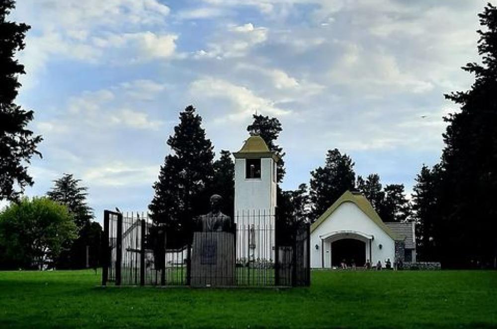 El templo Santa Elena de Villa Alfredo Fortabat