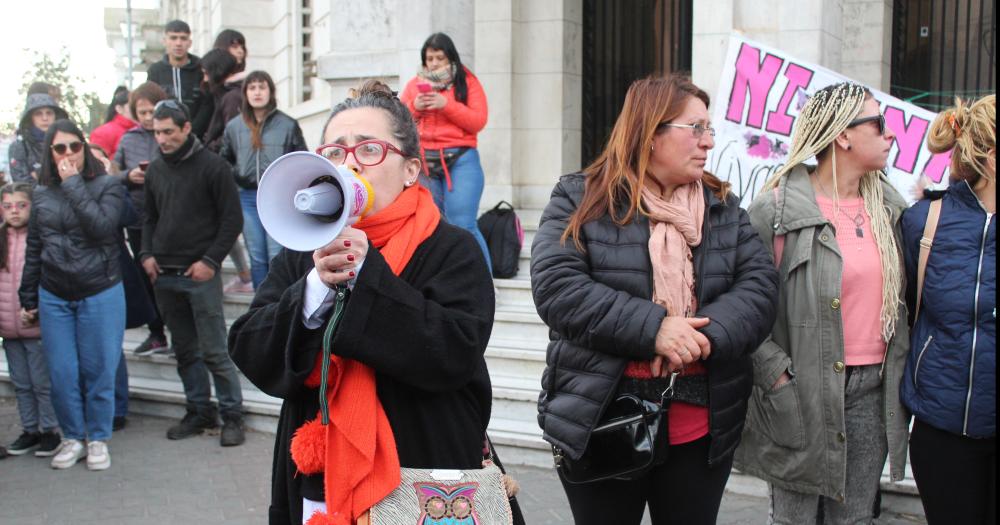 Profundo dolor en la marcha por los asesinatos de Sandra y Thiago